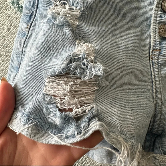 Abercrombie High Rise Mom Short Curve Love - Picture 5 of 10